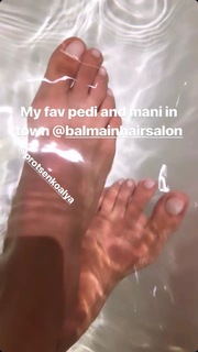 Irina Shayk feet photo thumbnail