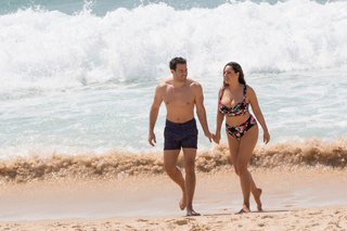 Kelly Brook feet photo thumbnail