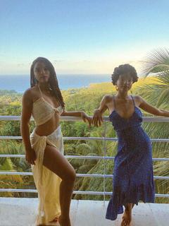 Halle Bailey feet photo thumbnail