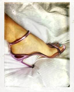 Alice Eve feet photo thumbnail