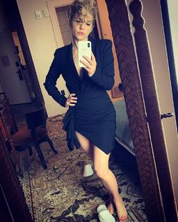 Katheryn Winnick feet photo thumbnail