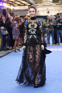 Lily Collins feet photo thumbnail