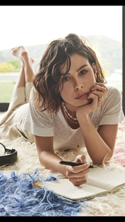 Lena Meyer-Landrut feet photo thumbnail