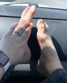 Paige VanZant feet photo thumbnail