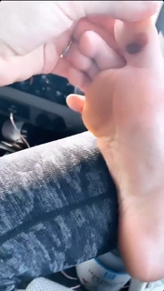 Paige VanZant feet photo thumbnail