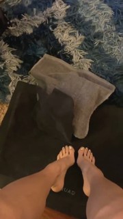 Jamie Chung feet photo thumbnail
