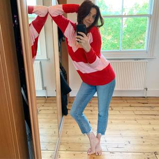 Lisa Snowdon feet photo thumbnail