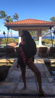 Nikki Garcia feet photo thumbnail