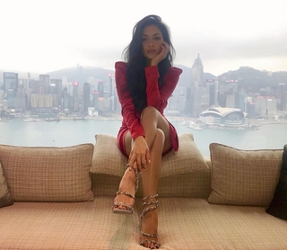 Nicole Scherzinger feet photo thumbnail