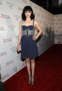 Krysten Ritter feet photo thumbnail