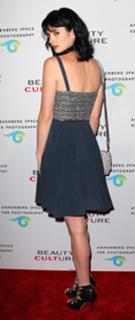 Krysten Ritter feet photo thumbnail