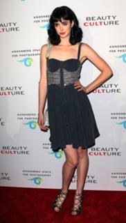 Krysten Ritter feet photo thumbnail