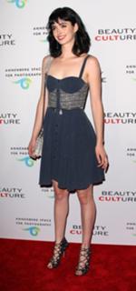 Krysten Ritter feet photo thumbnail
