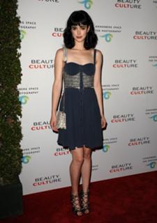 Krysten Ritter feet photo thumbnail