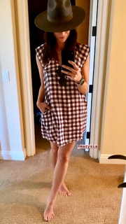 Abigail Spencer feet photo thumbnail