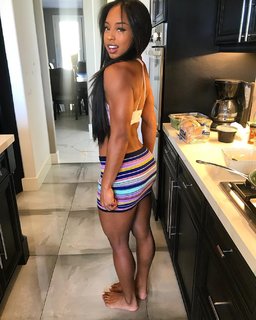 Qimmah Russo feet photo thumbnail
