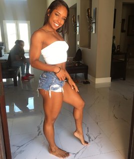 Qimmah Russo feet photo thumbnail