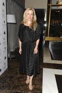 Gillian Anderson feet photo thumbnail