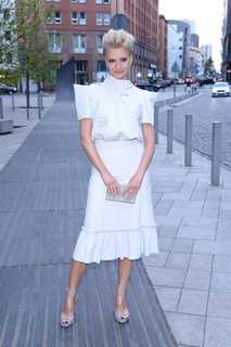 Malgorzata Kozuchowska feet photo thumbnail