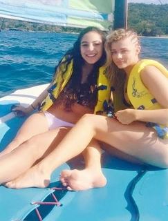 Chloë Grace Moretz feet photo thumbnail
