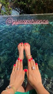 Yoseline Hoffman feet photo thumbnail