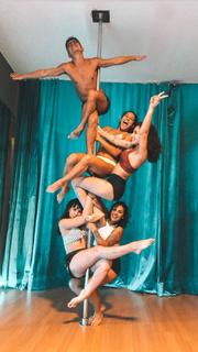 Kéfera Buchmann feet photo thumbnail