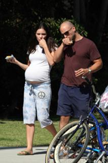 Katharine McPhee feet photo thumbnail