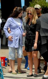 Katharine McPhee feet photo thumbnail