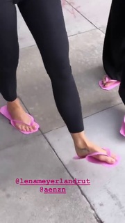 Lena Meyer-Landrut feet photo thumbnail