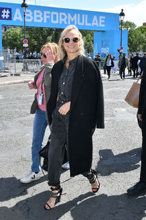 Diane Kruger feet photo thumbnail