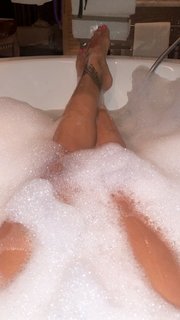 Melissa Satta feet photo thumbnail
