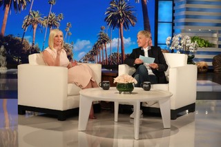 Chelsea Handler feet photo thumbnail