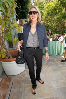 Sharon Stone feet photo thumbnail