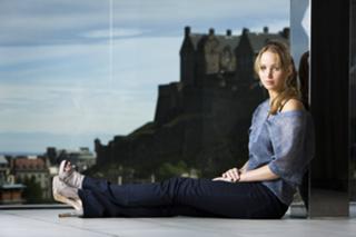 Jennifer Lawrence feet photo thumbnail