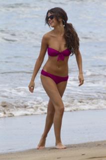 Selena Gomez feet photo thumbnail