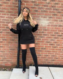 Chloe Ferry feet photo thumbnail