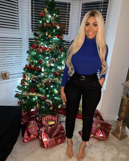 Chloe Ferry feet photo thumbnail