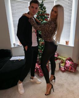 Chloe Ferry feet photo thumbnail