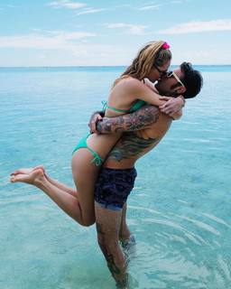 Chiara Ferragni feet photo thumbnail