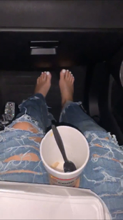 Victoria Waldrip feet photo thumbnail