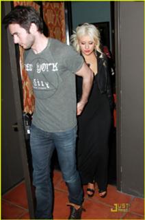 Christina Aguilera feet photo thumbnail