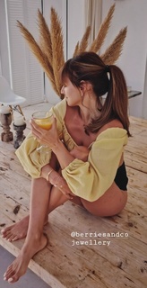 Anna Lewandowska feet photo thumbnail
