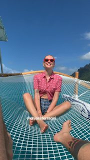 Chiara Ferragni feet photo thumbnail