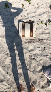 Elle Macpherson feet photo thumbnail