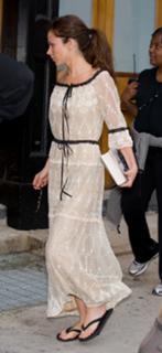 Anna Friel feet photo thumbnail