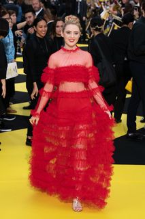 Kathryn Newton feet photo thumbnail