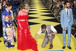 Kathryn Newton feet photo thumbnail