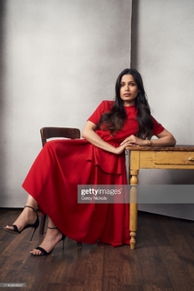 Freida Pinto feet photo thumbnail