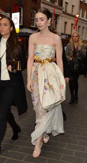 Lily Collins feet photo thumbnail