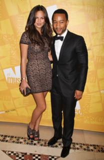 Chrissy Teigen feet photo thumbnail